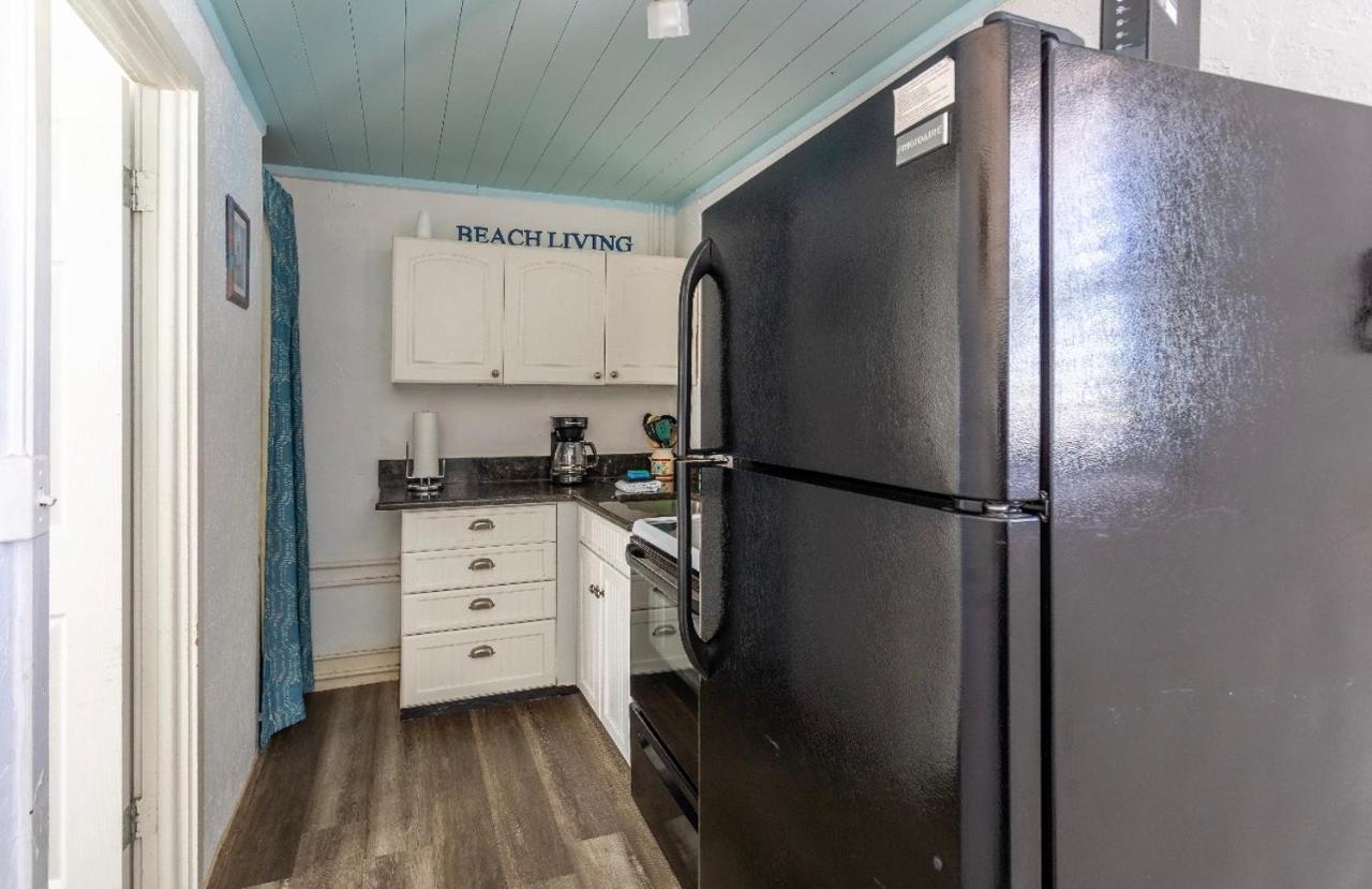 Bungalow 1 Minute From The Beach Suite #3 Englewood Bagian luar foto