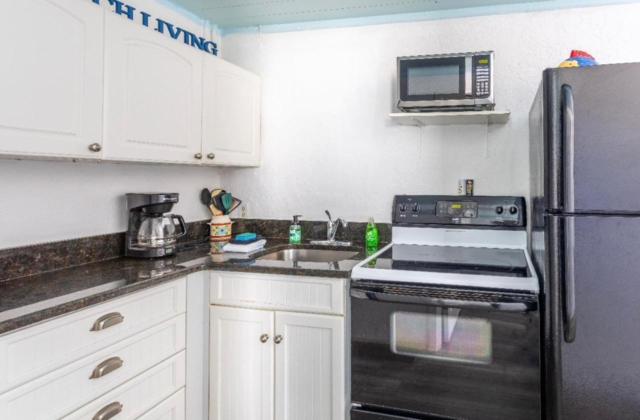 Bungalow 1 Minute From The Beach Suite #3 Englewood Bagian luar foto